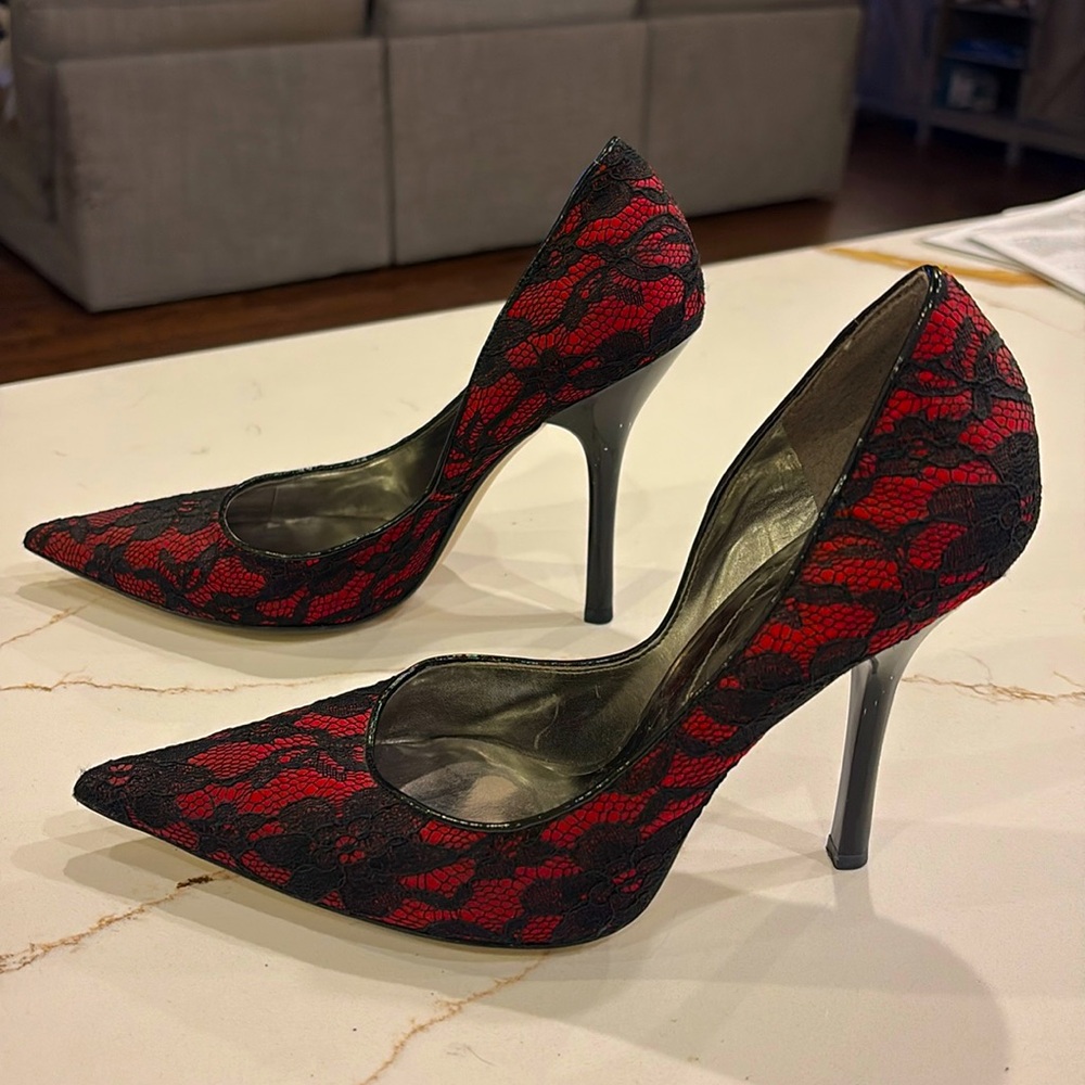 Guess Carrie lace heels size 8